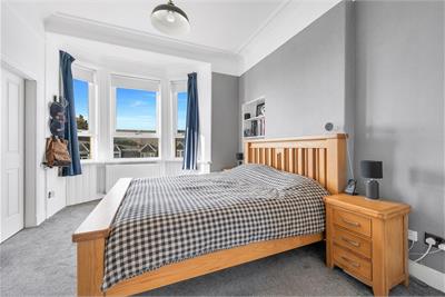Second Floor Mid Right Flat, 36 Victoria Terrace, Dunfermline, KY12 0LZ - image 6