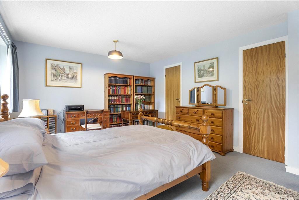 7/4 Gillsland Park,
Merchiston,
Edinburgh,
EH10 5TN - image 11