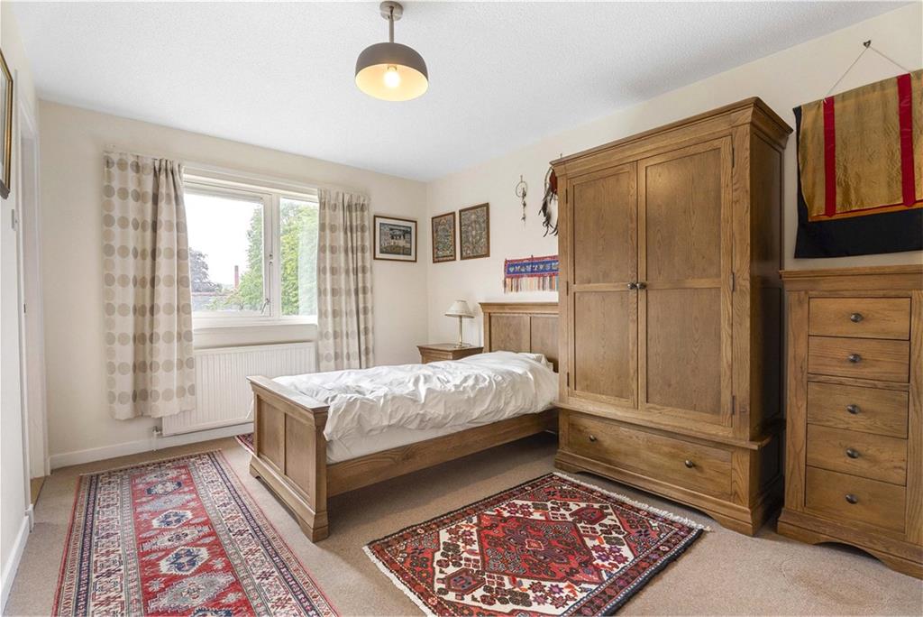7/4 Gillsland Park,
Merchiston,
Edinburgh,
EH10 5TN - image 13