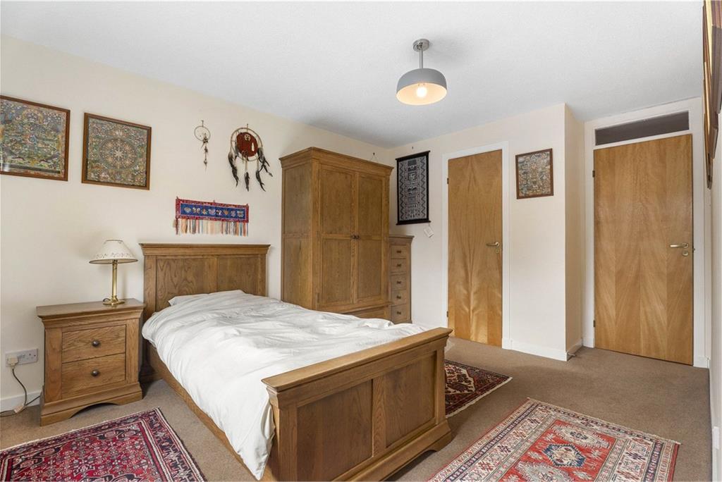 7/4 Gillsland Park,
Merchiston,
Edinburgh,
EH10 5TN - image 14