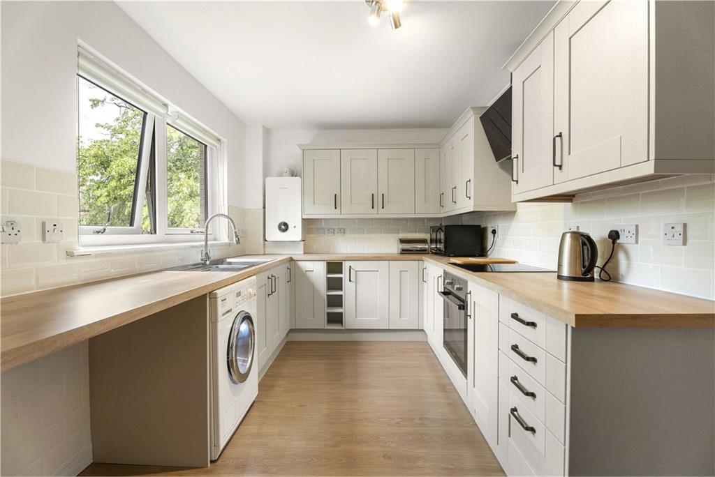 7/4 Gillsland Park,
Merchiston,
Edinburgh,
EH10 5TN - image 3