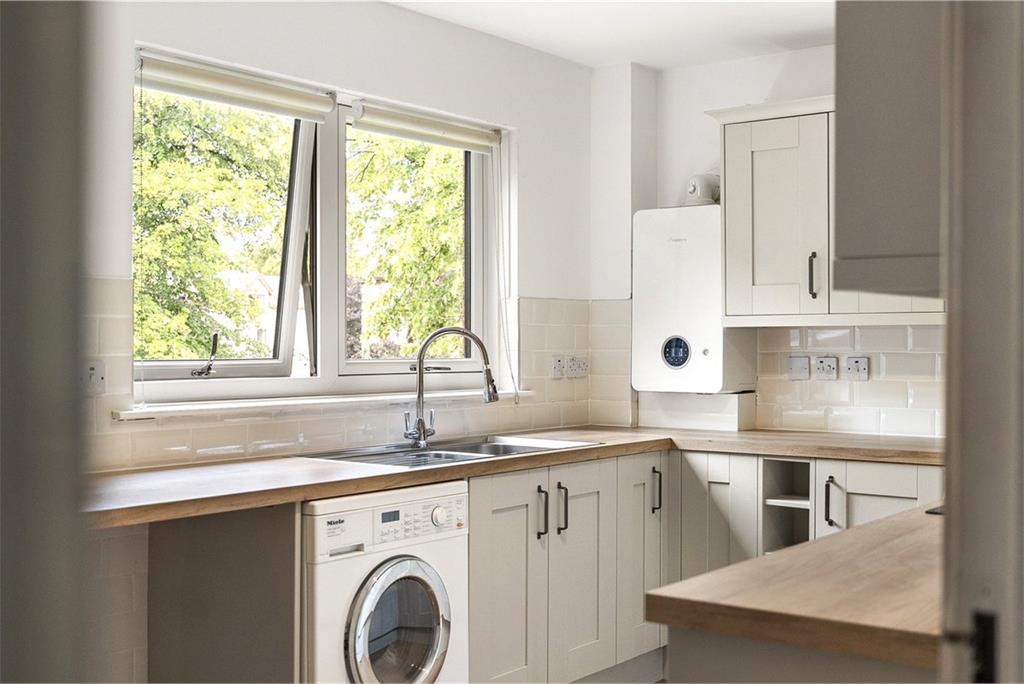 7/4 Gillsland Park,
Merchiston,
Edinburgh,
EH10 5TN - image 4