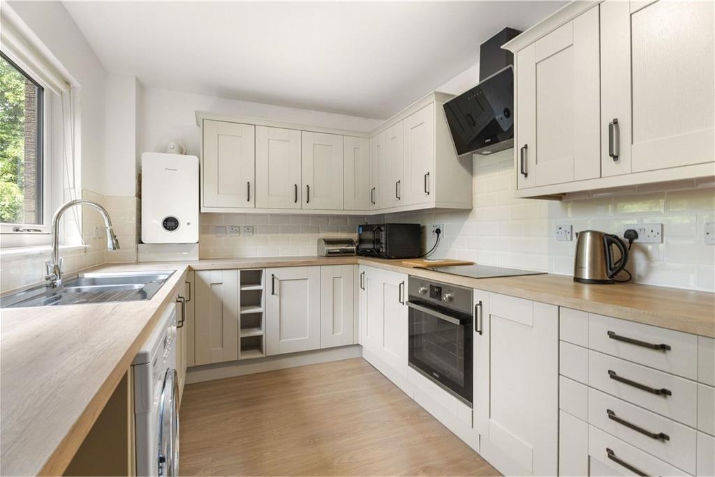 7/4 Gillsland Park,
Merchiston,
Edinburgh,
EH10 5TN - image 5