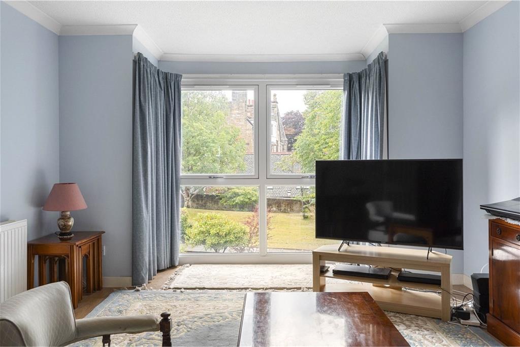 7/4 Gillsland Park,
Merchiston,
Edinburgh,
EH10 5TN - image 6