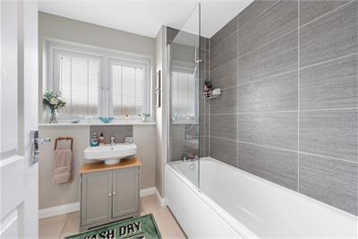 53 Serf Avenue, Dunfermline, KY11 8YZ - image 30
