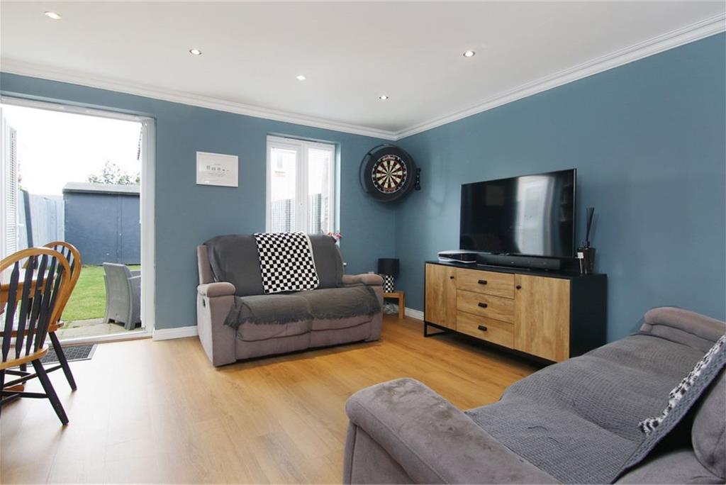 16 Caledonian Crescent, Prestonpans, East Lothian EH32 9GF - image 1