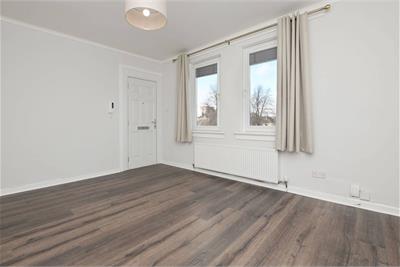 11/3 Sleigh Gardens, Craigentinny, EH7 6EL - image 3