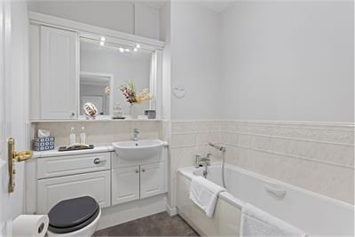 27/7 Fettes Row, Edinburgh, EH3 6RL - image 18