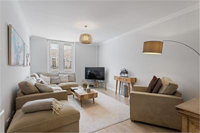 27/7 Fettes Row, Edinburgh, EH3 6RL - image 1