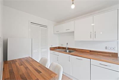 28/5 Springwell Place, Edinburgh, EH11 2HY - image 4