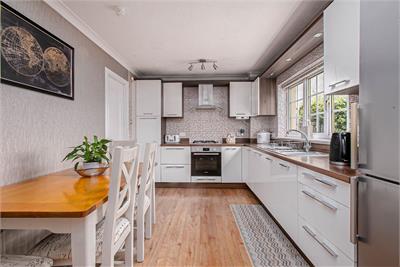 1 Blackwood Court, Dunfermline, KY11 8TF - image 4