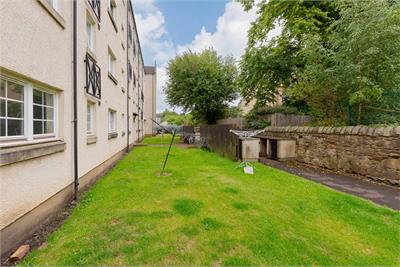 8/4 Grandfield, Trinity, Edinburgh, EH6 4TJ - image 14