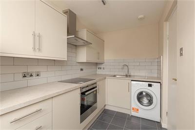 8/4 Grandfield, Trinity, Edinburgh, EH6 4TJ - image 5