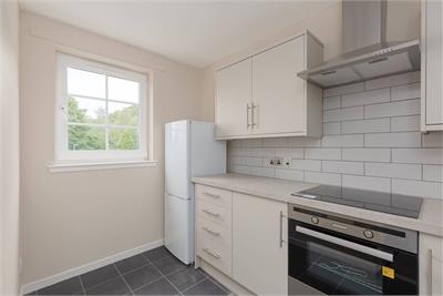 8/4 Grandfield, Trinity, Edinburgh, EH6 4TJ - image 6