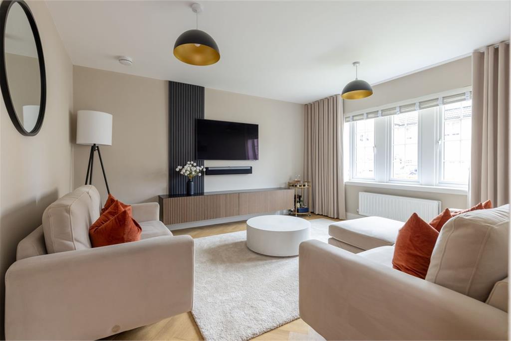 4 Greenstone Loan, Ratho, EH28 8AG - image 2