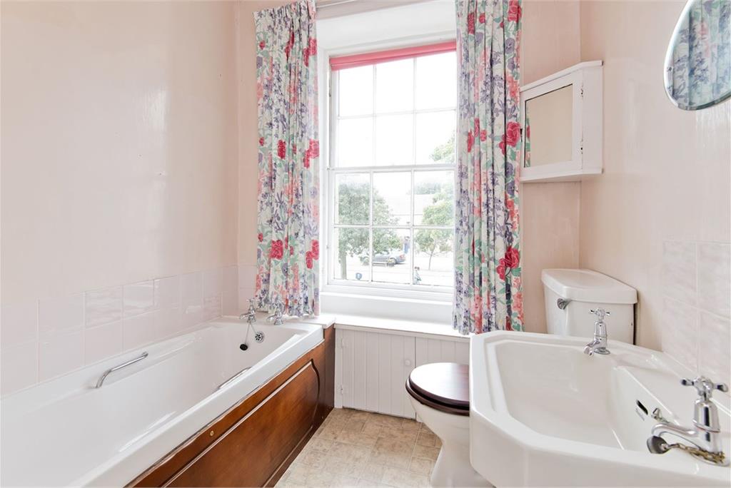 32 Marketgate South,
Crail,
Anstruther,
KY10 3TL - image 10