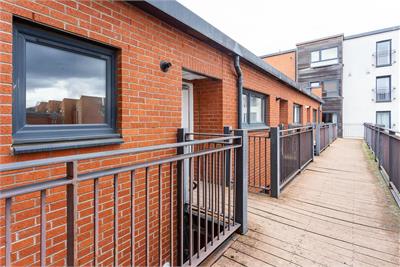 8/24 Salamander Court, Edinburgh, EH6 7JN - image 3
