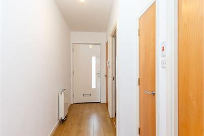 8/24 Salamander Court, Edinburgh, EH6 7JN - image 5