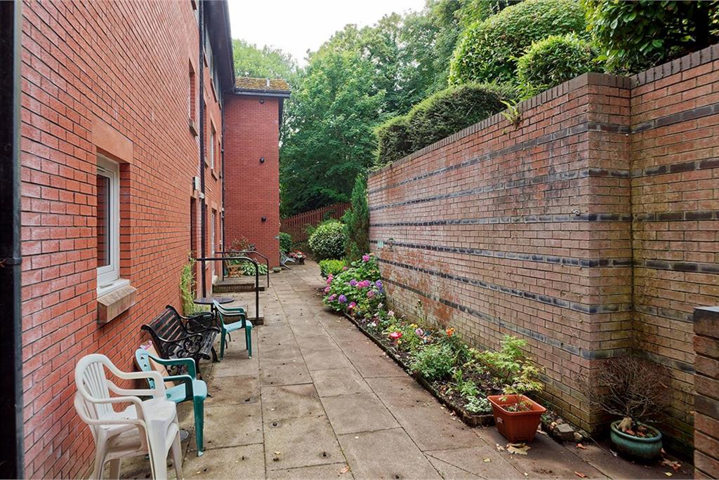 21 Dean Court, Kilmarnock, KA3 1FN - image 16