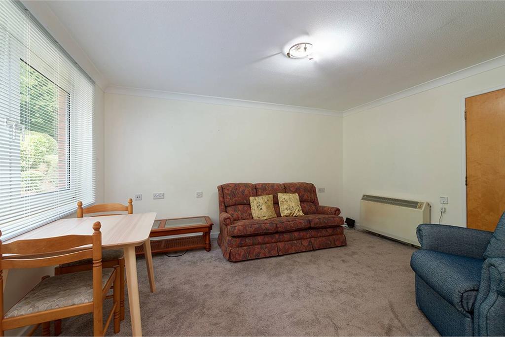 21 Dean Court, Kilmarnock, KA3 1FN - image 4