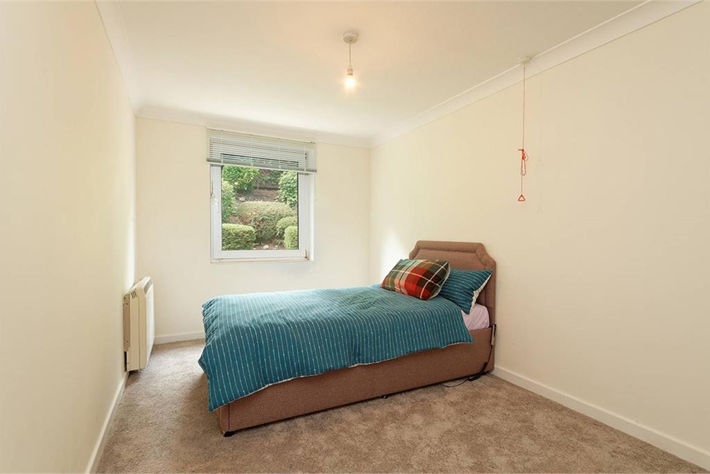 21 Dean Court, Kilmarnock, KA3 1FN - image 8