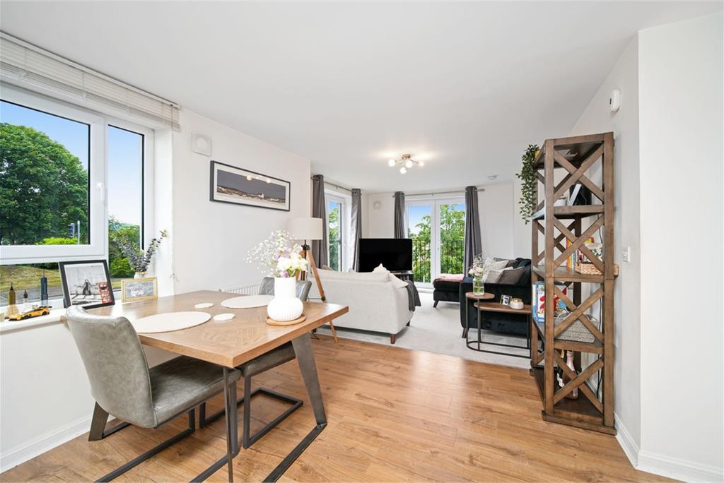 45/4 South Gyle Broadway, South Gyle, Edinburgh, EH12 9LR - image 1