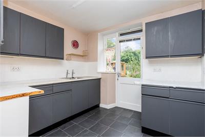 16 Bond Street, Innerleithen, EH44 6HW - image 6