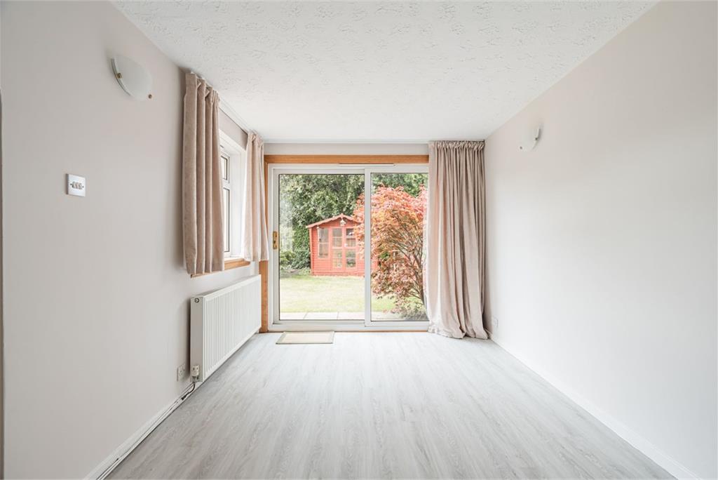 34 North Gyle Grove, Edinburgh, EH12 8JZ - image 3