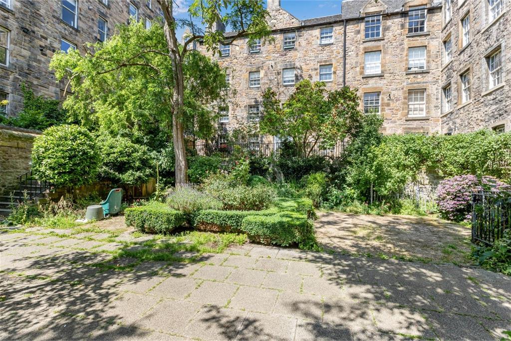1 Coinyie House Close, Old Town, Edinburgh, EH1 1NL - image 11