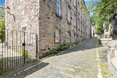 1 Coinyie House Close, Old Town, Edinburgh, EH1 1NL - image 11