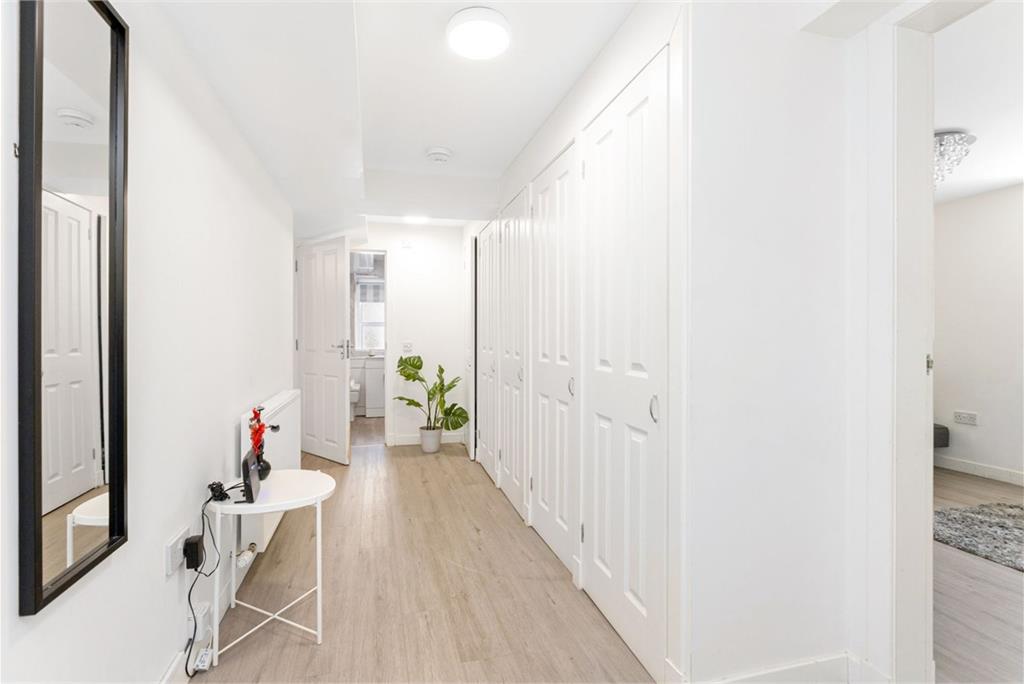 1 Coinyie House Close, Old Town, Edinburgh, EH1 1NL - image 5