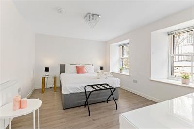 1 Coinyie House Close, Old Town, Edinburgh, EH1 1NL - image 5