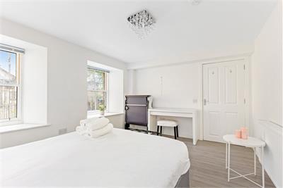 1 Coinyie House Close, Old Town, Edinburgh, EH1 1NL - image 6