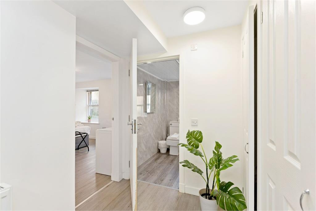 1 Coinyie House Close, Old Town, Edinburgh, EH1 1NL - image 8