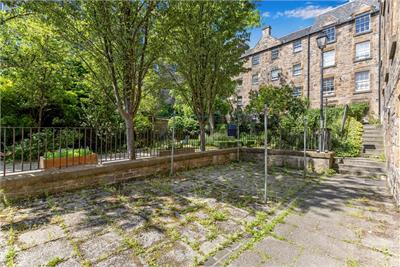 1 Coinyie House Close, Old Town, Edinburgh, EH1 1NL - image 9