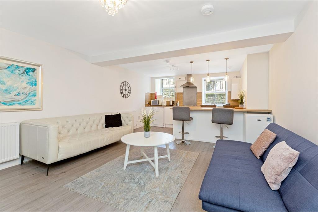 2 Coinyie House Close, Old Town, Edinburgh, EH1 1NL - image 2
