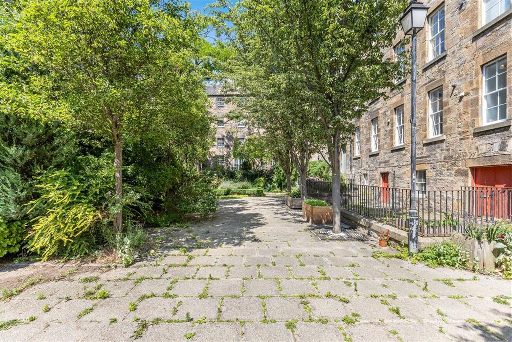 2 Coinyie House Close, Old Town, Edinburgh, EH1 1NL - image 11