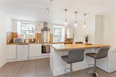 2 Coinyie House Close, Old Town, Edinburgh, EH1 1NL - image 3