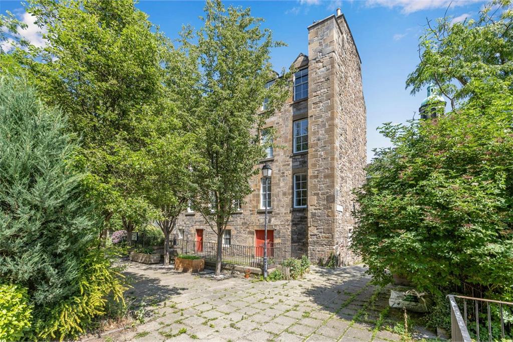 2 Coinyie House Close, Old Town, Edinburgh, EH1 1NL - image 1
