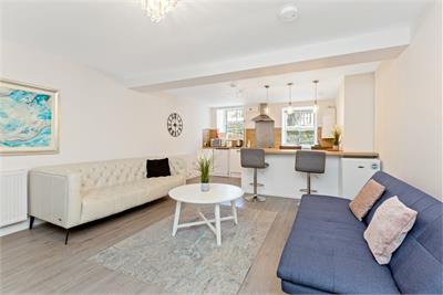 2 Coinyie House Close, Old Town, Edinburgh, EH1 1NL - image 1