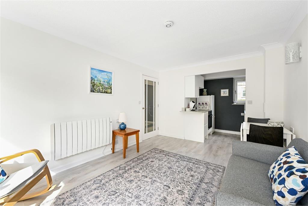 20 Homeross House, 1 Mount Grange, Marchmont, Edinburgh, EH9 2QX - image 2