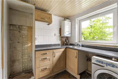 2/2 Oxgangs Street,
Edinburgh,
EH13 9JY - image 6