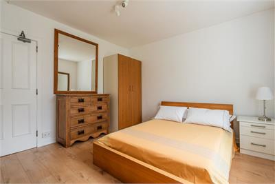 242 1F1 Canongate, Edinburgh, EH8 8AB - image 15