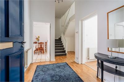 242 1F1 Canongate, Edinburgh, EH8 8AB - image 4