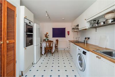 242 1F1 Canongate, Edinburgh, EH8 8AB - image 6