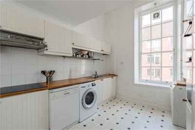 242 1F1 Canongate, Edinburgh, EH8 8AB - image 7