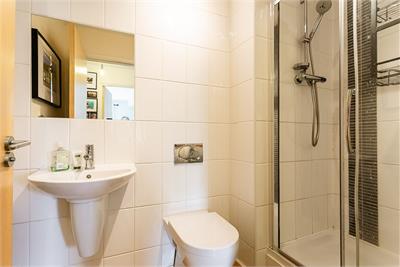 Flat 14, 12 Hawkhill Close, Edinburgh, EH7 6FH - image 17