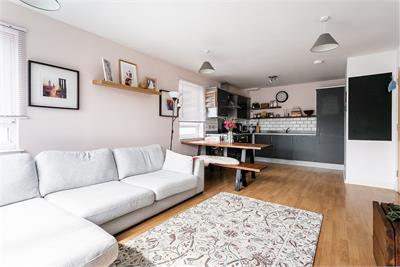 Flat 14, 12 Hawkhill Close, Edinburgh, EH7 6FH - image 4