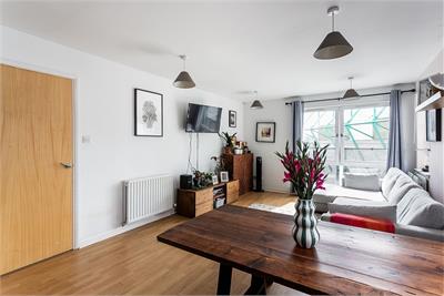 Flat 14, 12 Hawkhill Close, Edinburgh, EH7 6FH - image 8