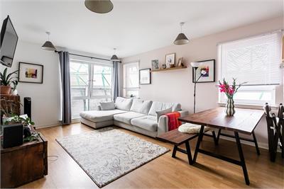 Flat 14, 12 Hawkhill Close, Edinburgh, EH7 6FH - image 1